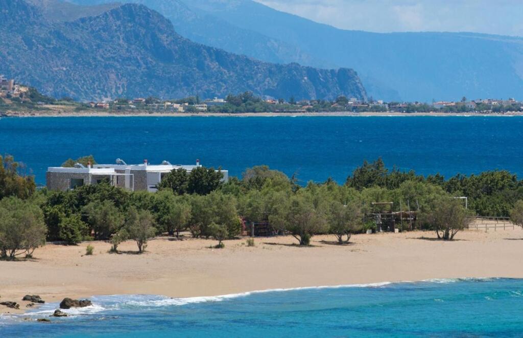 Cedar Bay Beachside Villas Paleochora Buitenkant foto