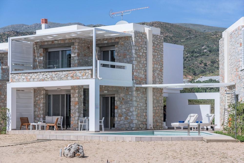 Cedar Bay Beachside Villas Paleochora Buitenkant foto