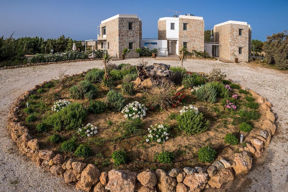 Cedar Bay Beachside Villas Paleochora Buitenkant foto