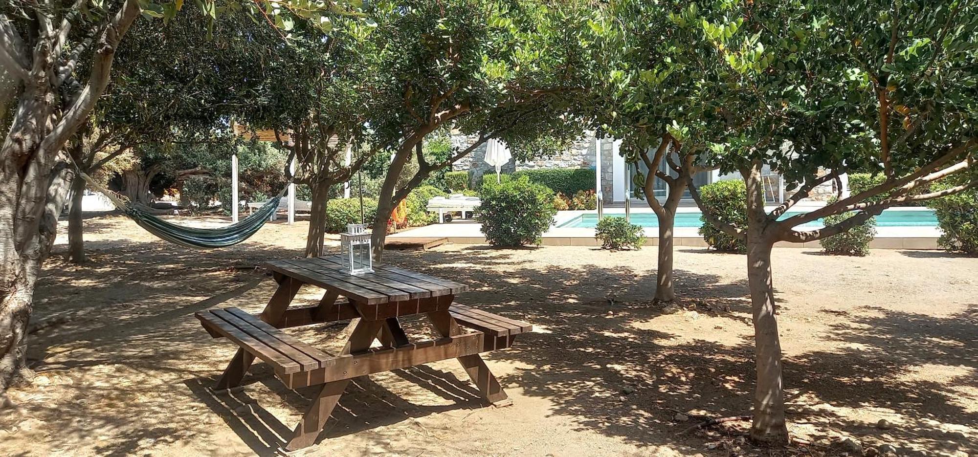 Cedar Bay Beachside Villas Paleochora Buitenkant foto