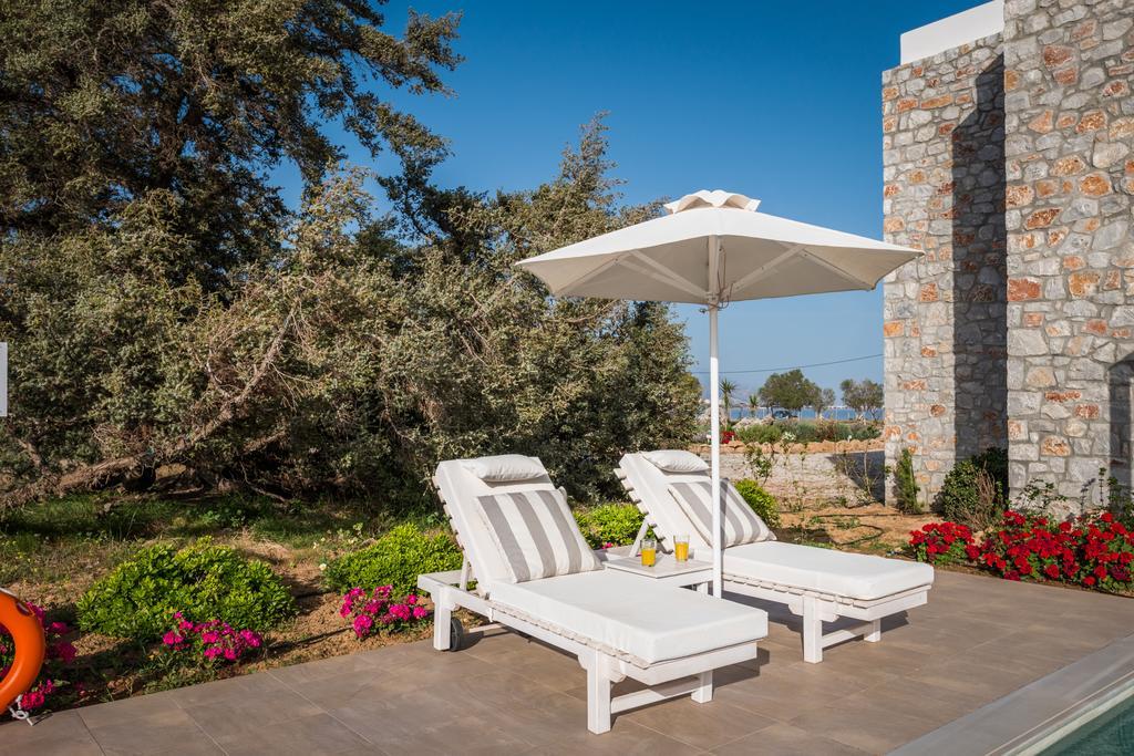 Cedar Bay Beachside Villas Paleochora Buitenkant foto