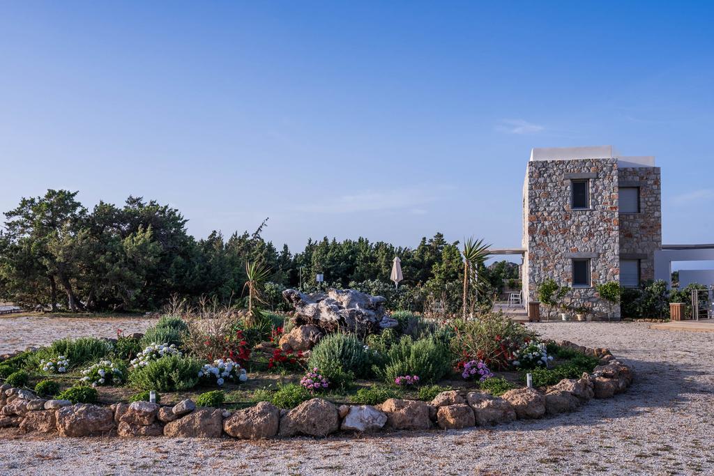 Cedar Bay Beachside Villas Paleochora Buitenkant foto