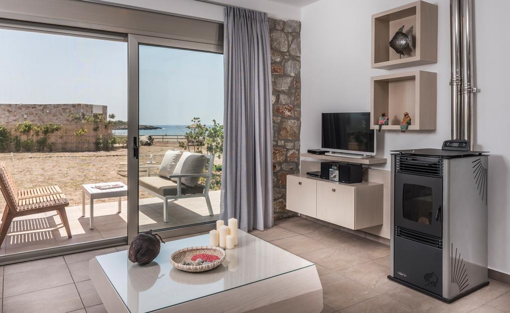 Cedar Bay Beachside Villas Paleochora Buitenkant foto