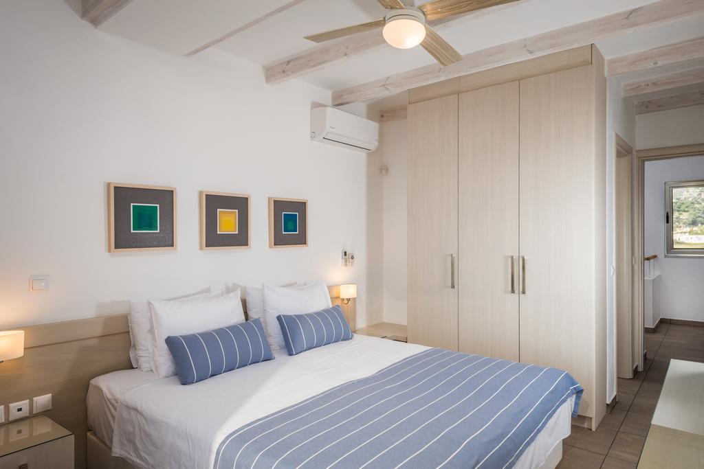 Cedar Bay Beachside Villas Paleochora Buitenkant foto