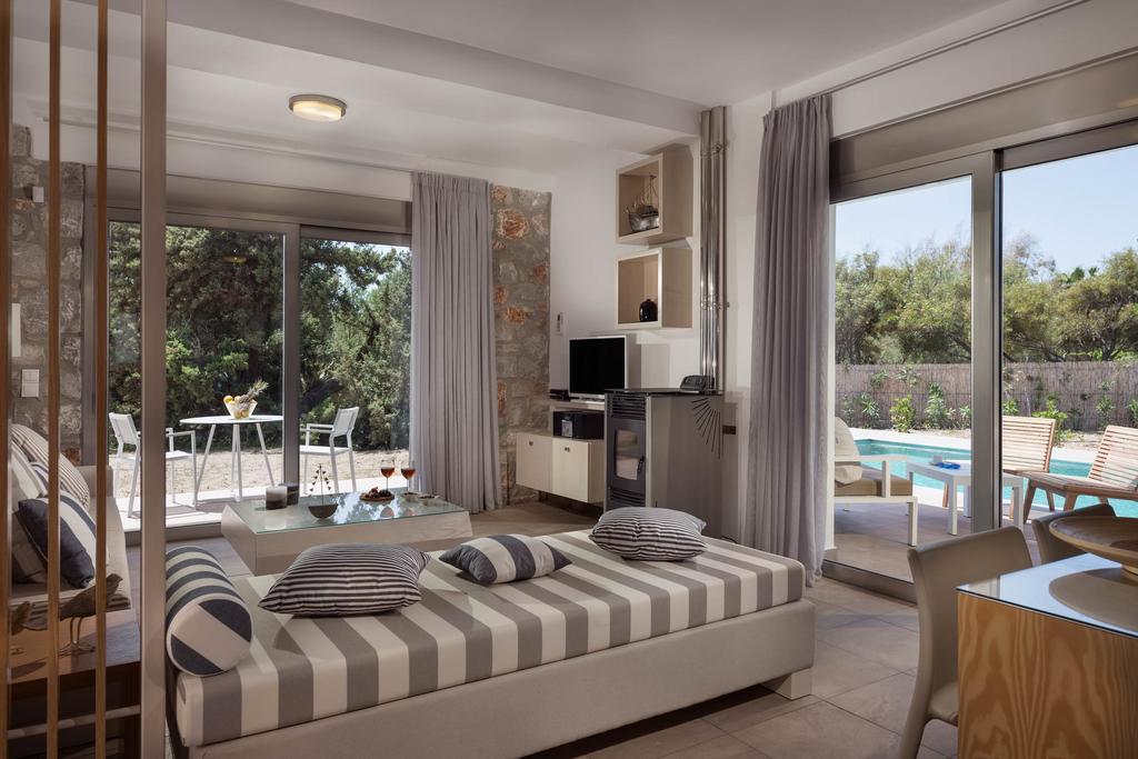 Cedar Bay Beachside Villas Paleochora Buitenkant foto