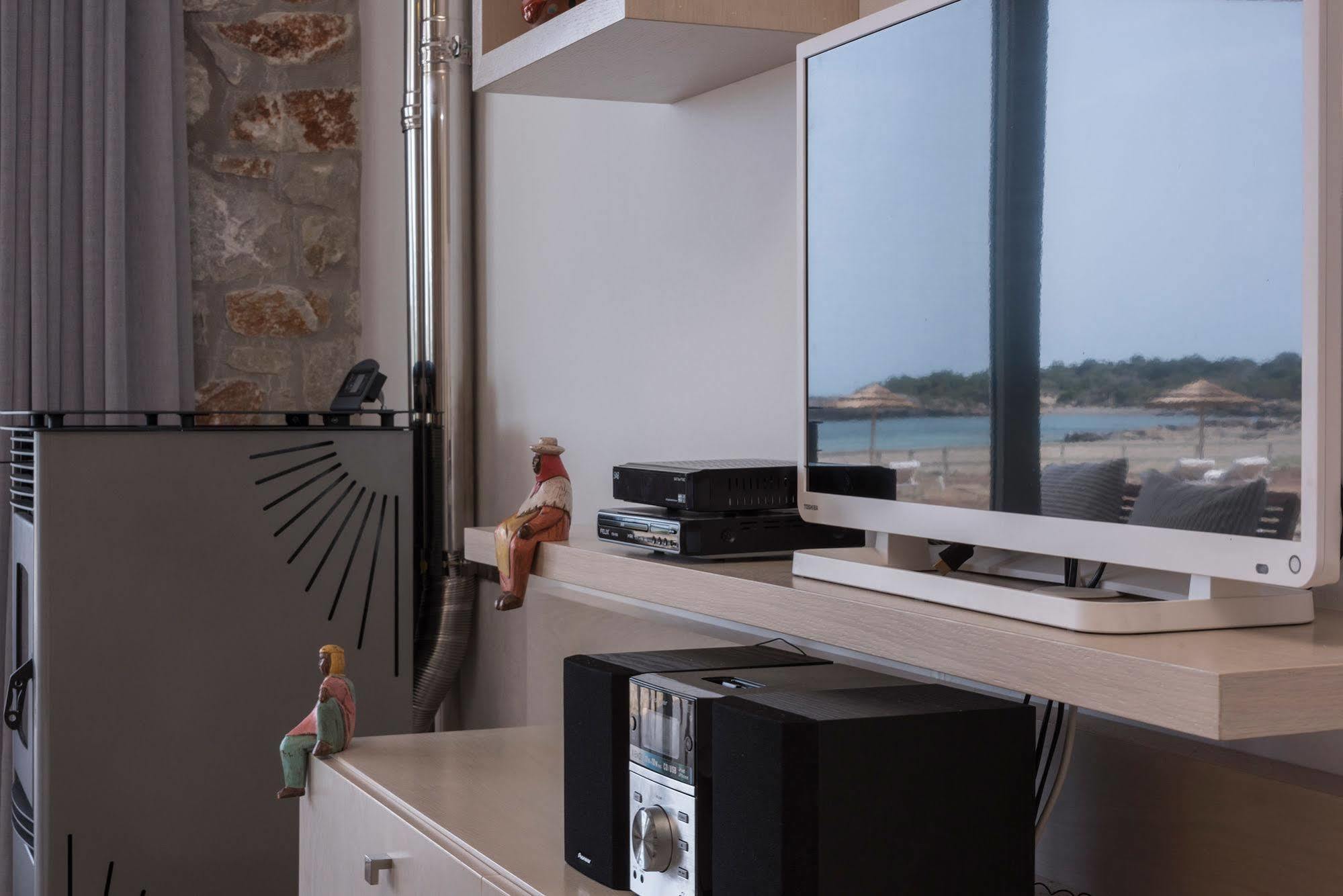 Cedar Bay Beachside Villas Paleochora Buitenkant foto